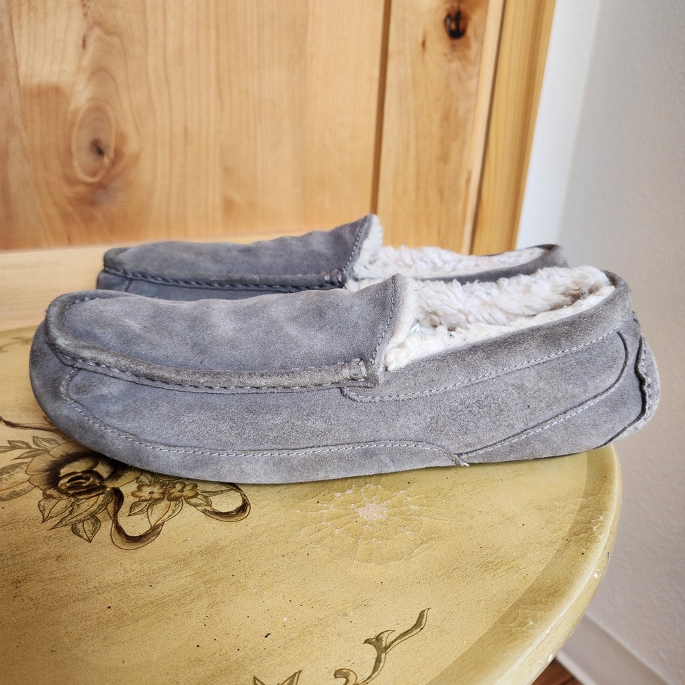 UGG Sz 12 Grey Suede Shearling Ascot Moccasin Slippers Loafers Cozy Warm Classic - Picture 2 of 7